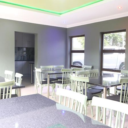 Wise Bird Guest House Roodepoort Exterior photo