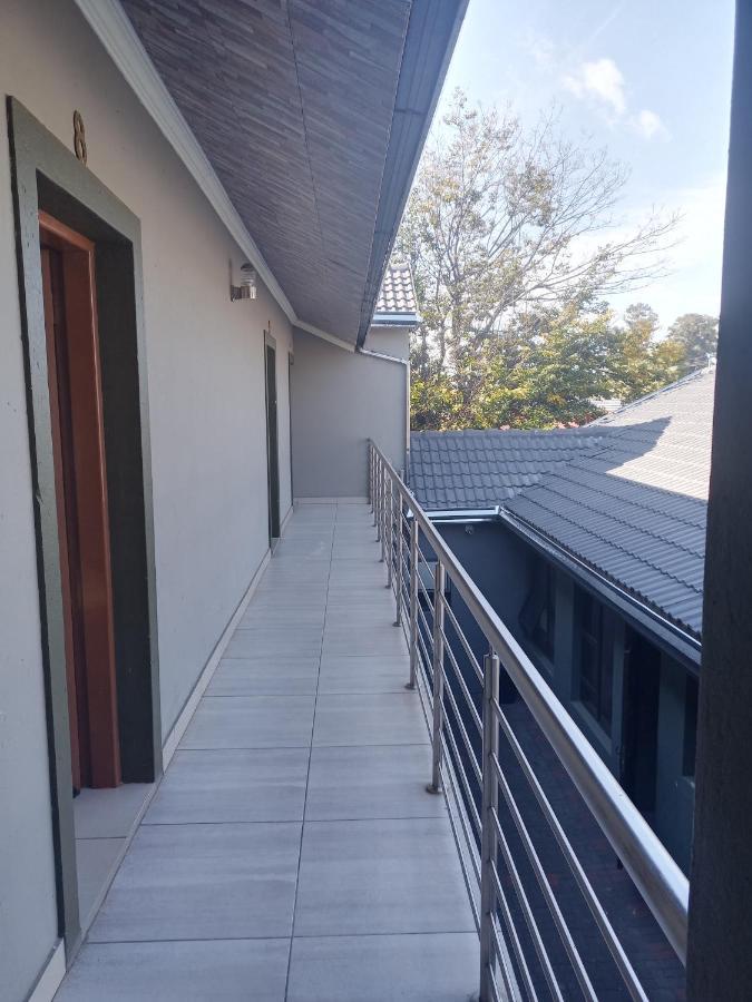 Wise Bird Guest House Roodepoort Exterior photo