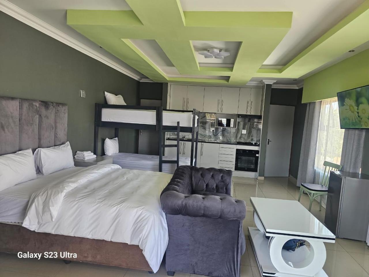 Wise Bird Guest House Roodepoort Exterior photo